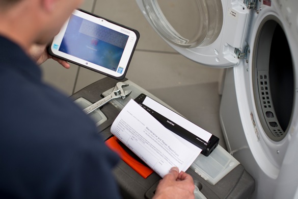 Man printing A4 document on PJ with tablet