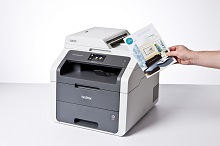 Foglio a colori stampato con stampante multifunzione laser LED a colori Brother DCP9020CDW
